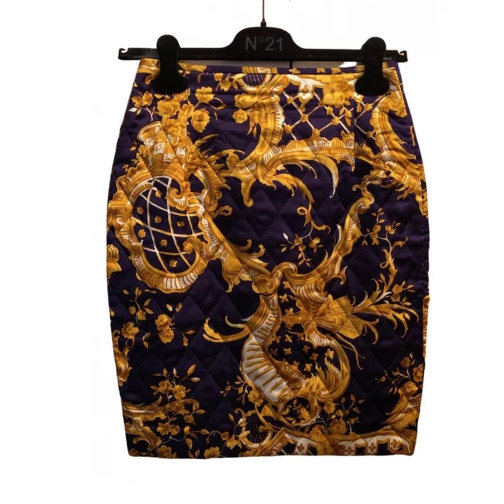 Vintage 1980s Crisca by Escada size 38 100% silk quilted printed skirt NWT!